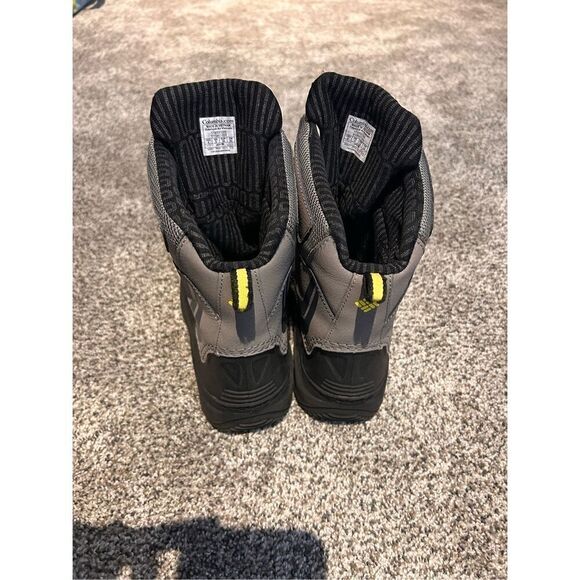 Columbia winter snow boots size 6 C20-22 - Picture 3 of 4